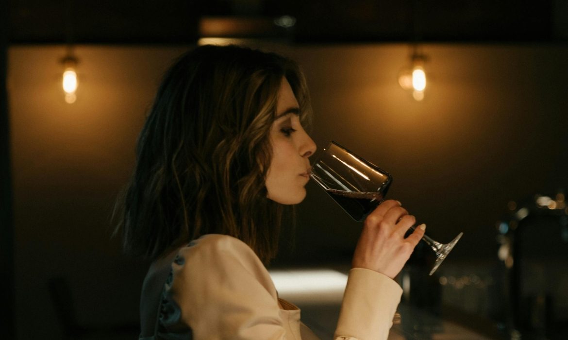 An ordinary person who stands out from the crowd